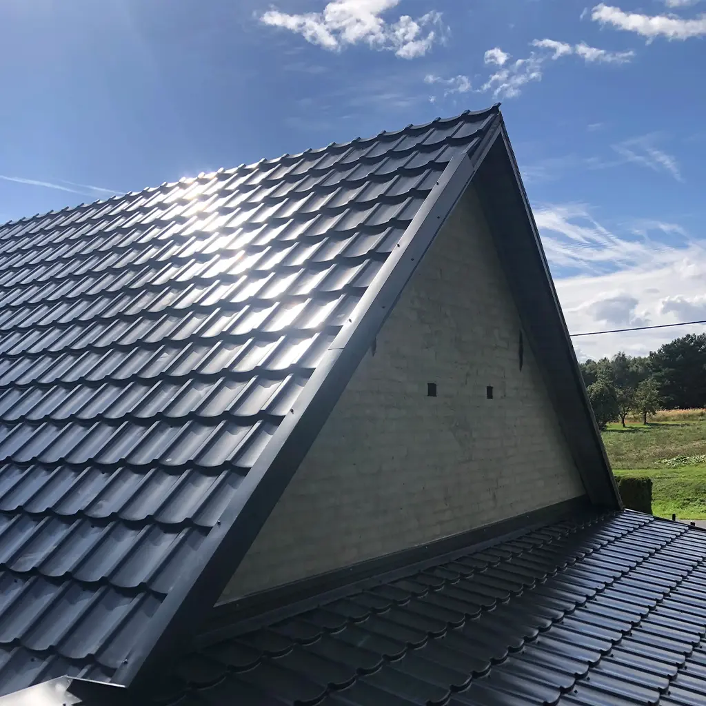 Montaż blachodachówki — Skyline Dekarstwo